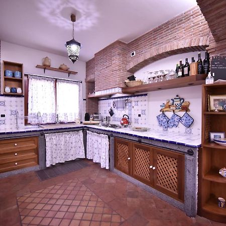 Villa Caterina, Alle Pendici Del Vulcano Etna Viagrande Buitenkant foto
